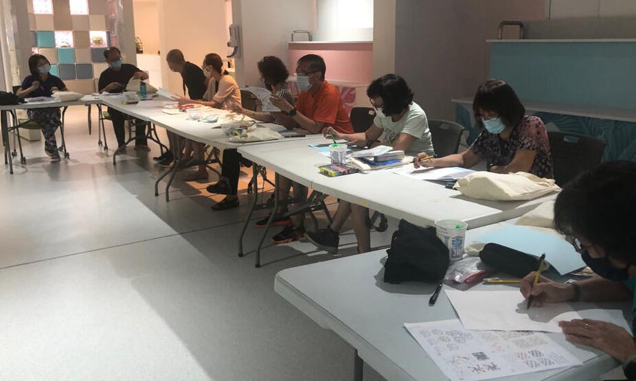 Art and Craft Workshop for the senior citizens at Lions Befrienders centre Art and Craft Workshop for the senior citizens at Lions Befrienders centre